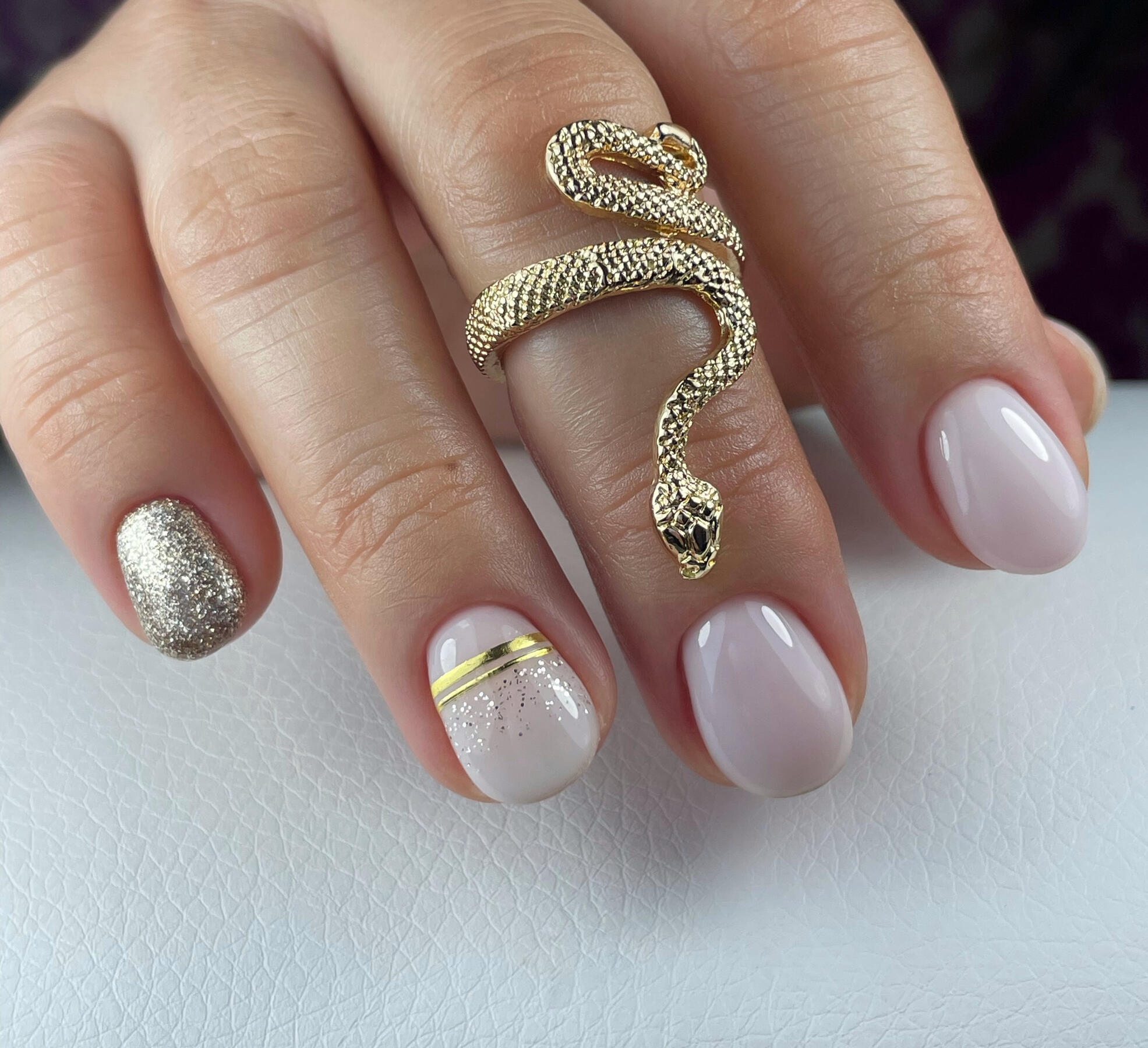 Deep cuticle precision for flawless, long-lasting finish.